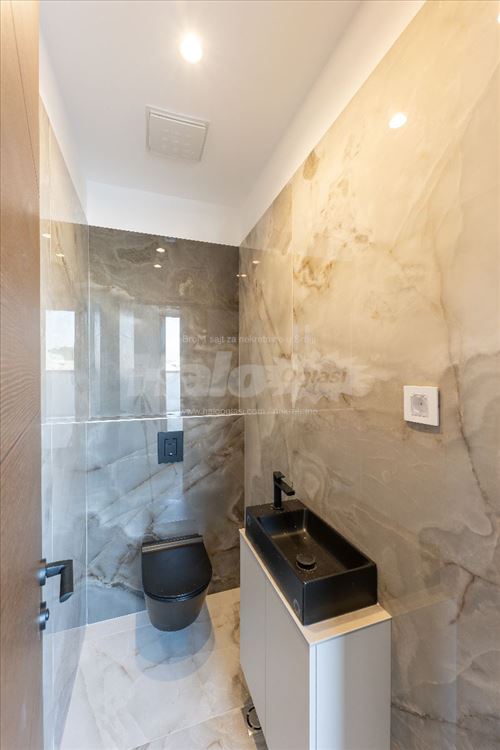 Vračar-luksuzan penthouse 240m2+terasa sa pogledom — 13