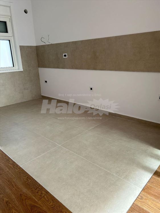 Vračar nov lux  stan izdaje vlasnik N. Hartviga — 13