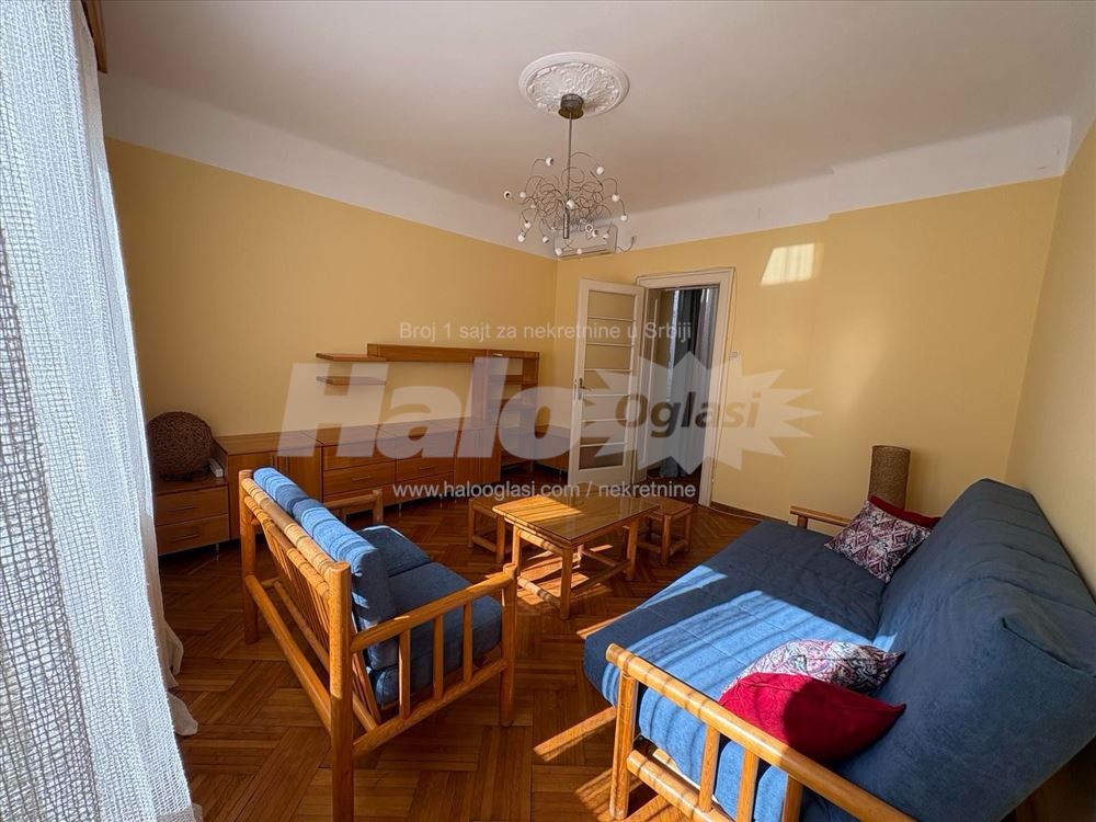 Vračar, salonac, tri sobe, dva kupatila, garaža — 3