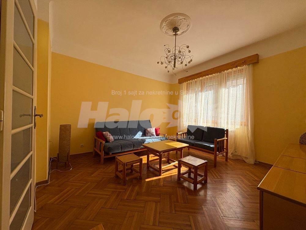 Vračar, salonac, tri sobe, dva kupatila, garaža — 4
