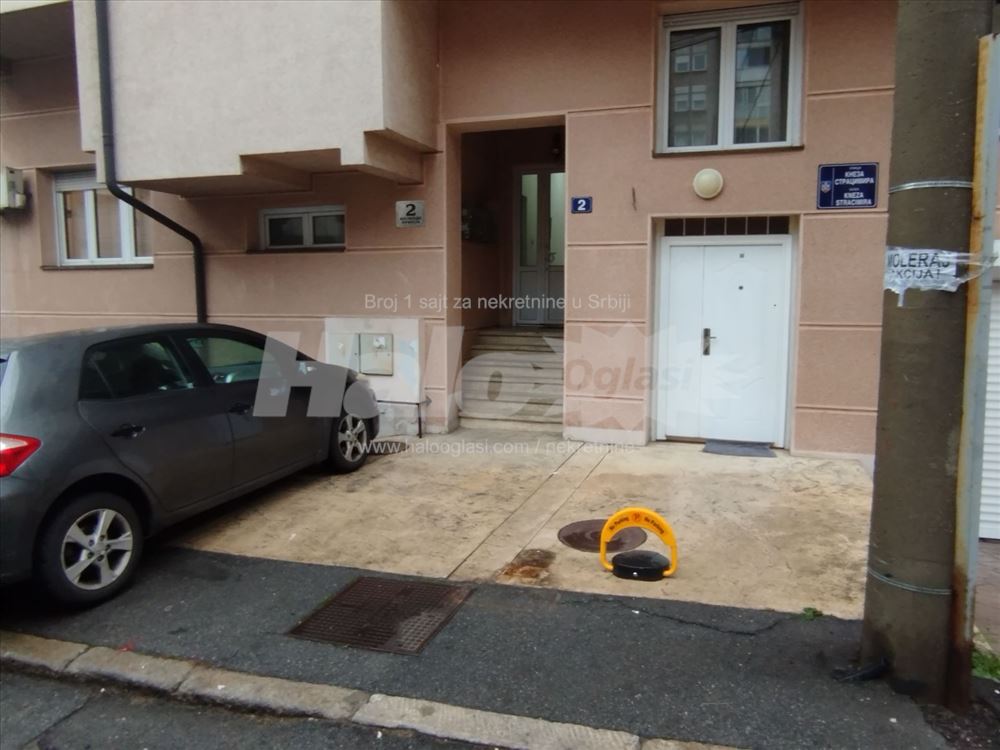 Vračar: svetlost, mir i lični parking — 2