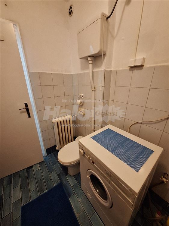 Vracar kod Pravnog fakulteta — 3