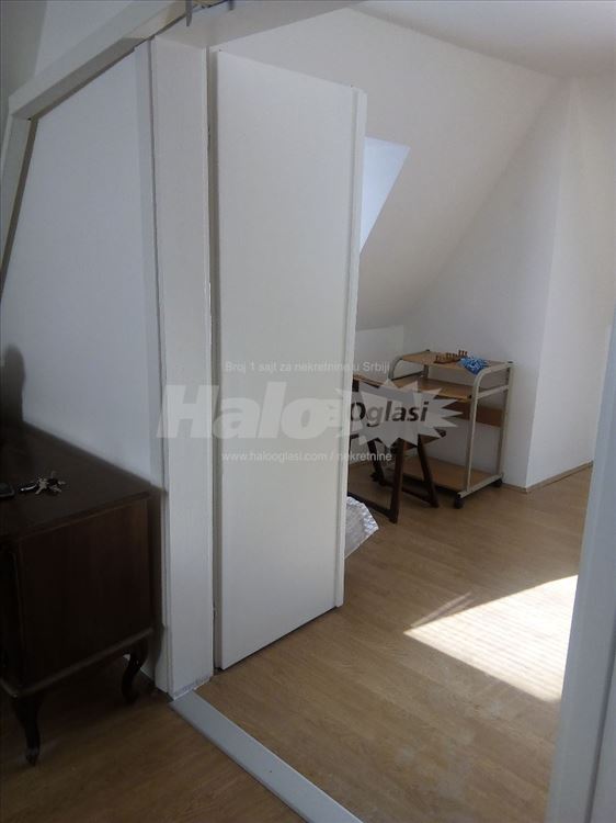 Vracar, Sazonova 38m2 — 8