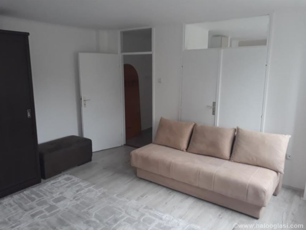 Vrh, Sve novo, Bez Provizije, Namesteno — 3