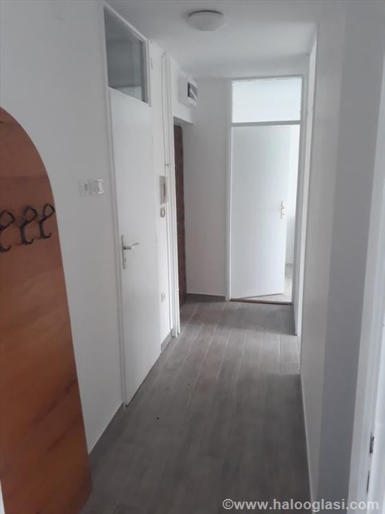 Vrh, Sve novo, Bez Provizije, Namesteno — 9