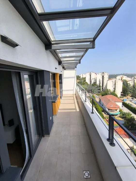 Vrtovi Ceraka namešten useljiv garaža — 11