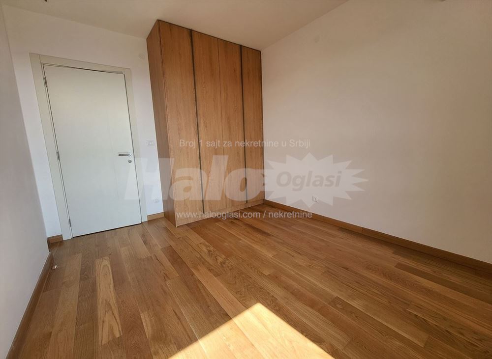 Wellport luksuzan stan 100m2 — 8
