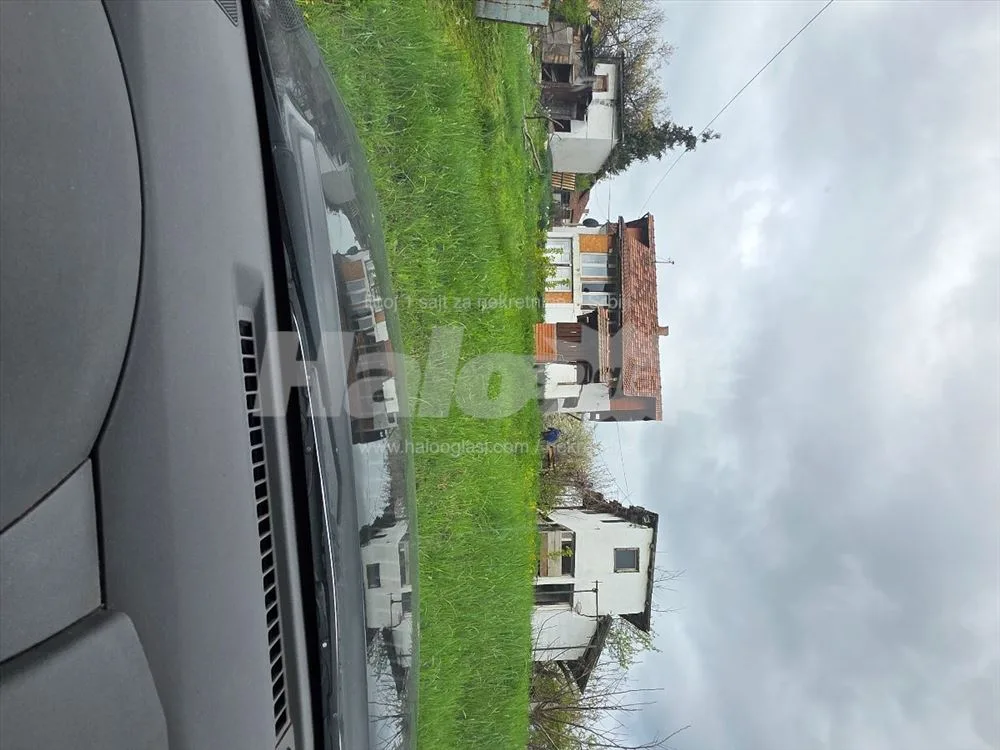 Zaklopaca kuca plac vlasnik pogled prelep — 2