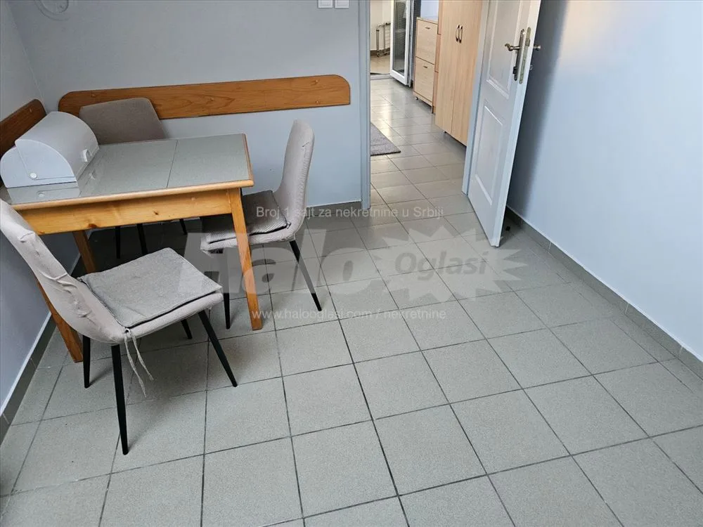 Zaposlenoj Zenskoj Osobi izdajen jednosoban stan — 11