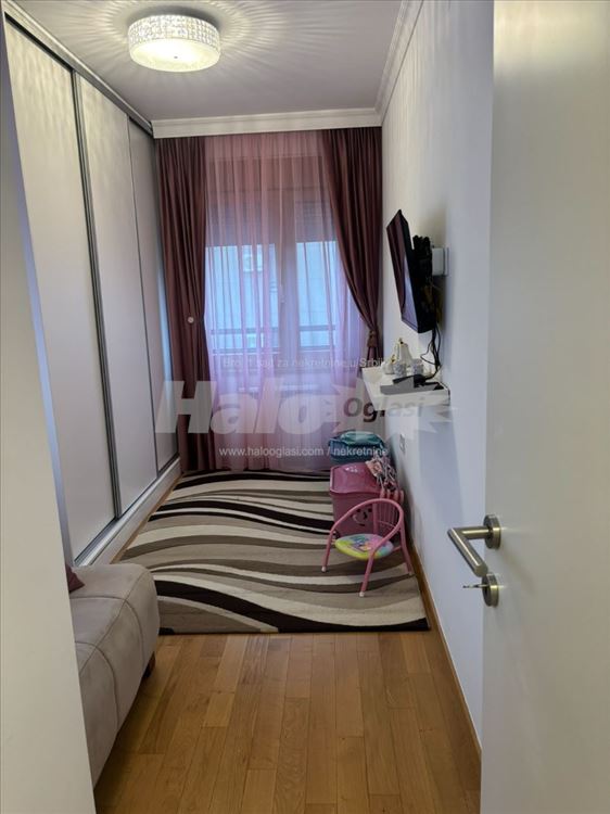 Zelena Avenija — 8