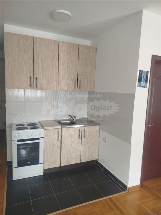 Zemun,1,5stan ,42m2,gornji grad, Crnogorska — 10
