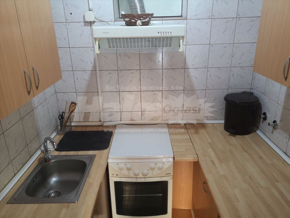 Zemun 1,5 stan — 3