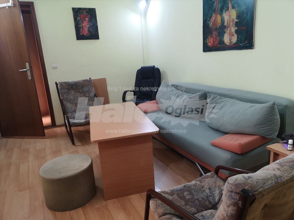 Zemun 1,5 stan — 12