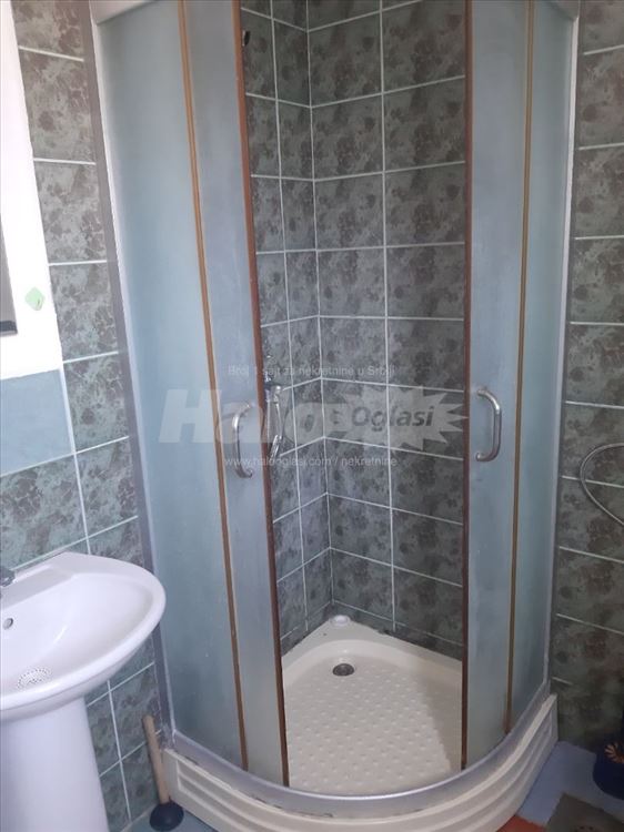Zemun, Altina, garsonjera — 5