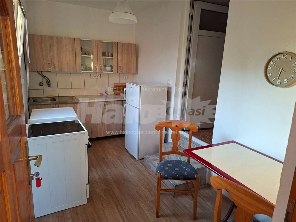 Zemun, Altina, jednosoban stan — 2
