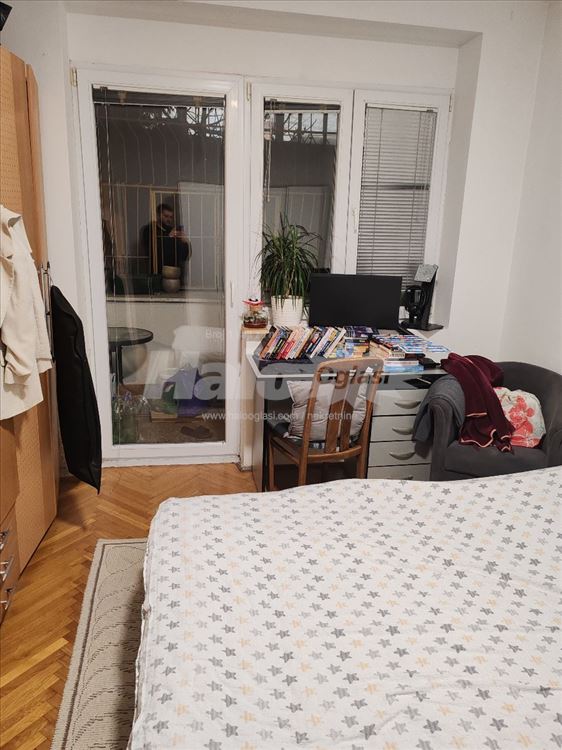 Zemun, Cara Dušana, 58 m2 — 2