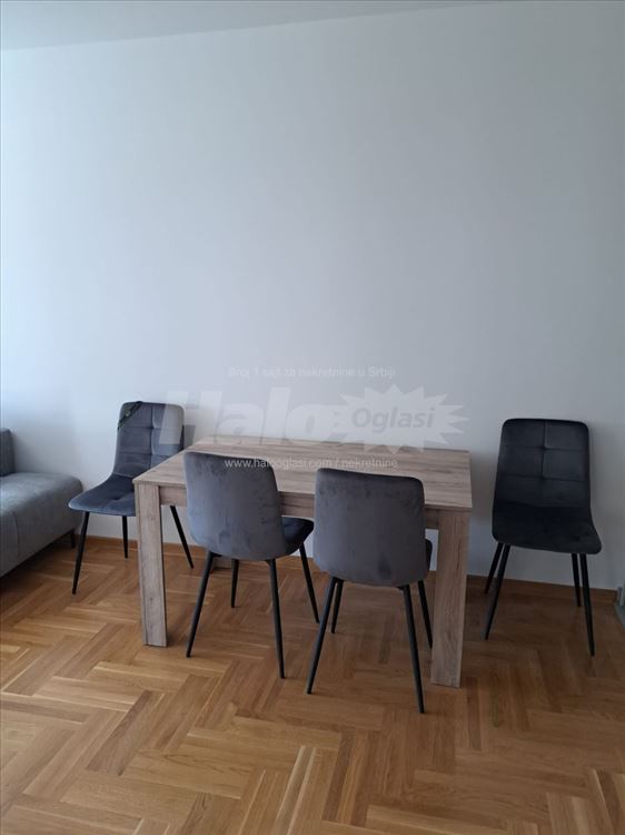 Zemun / Cara Dušana / Novogradnja / Useljiv — 3