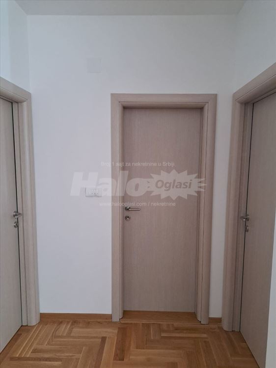 Zemun / Cara Dušana / Novogradnja / Useljiv — 8