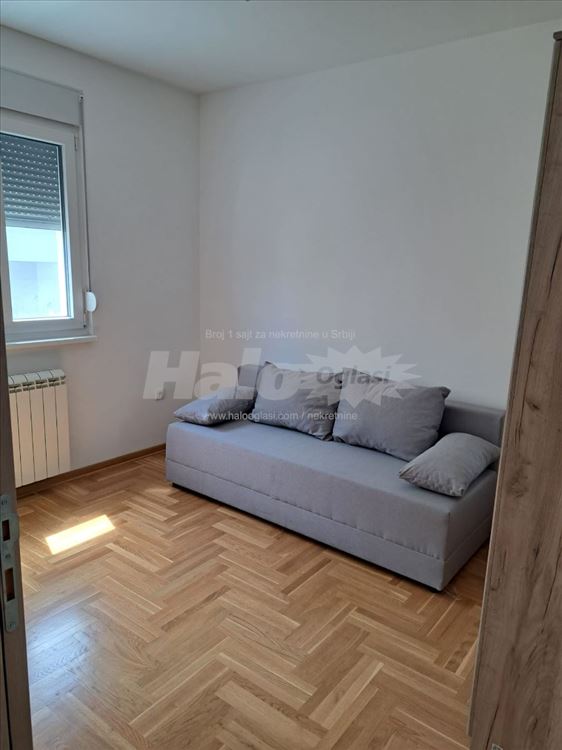 Zemun / Cara Dušana / Novogradnja / Useljiv — 9