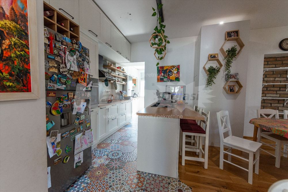 Zemun Centar 103m2 + terasa 3m2, renoviran — 12
