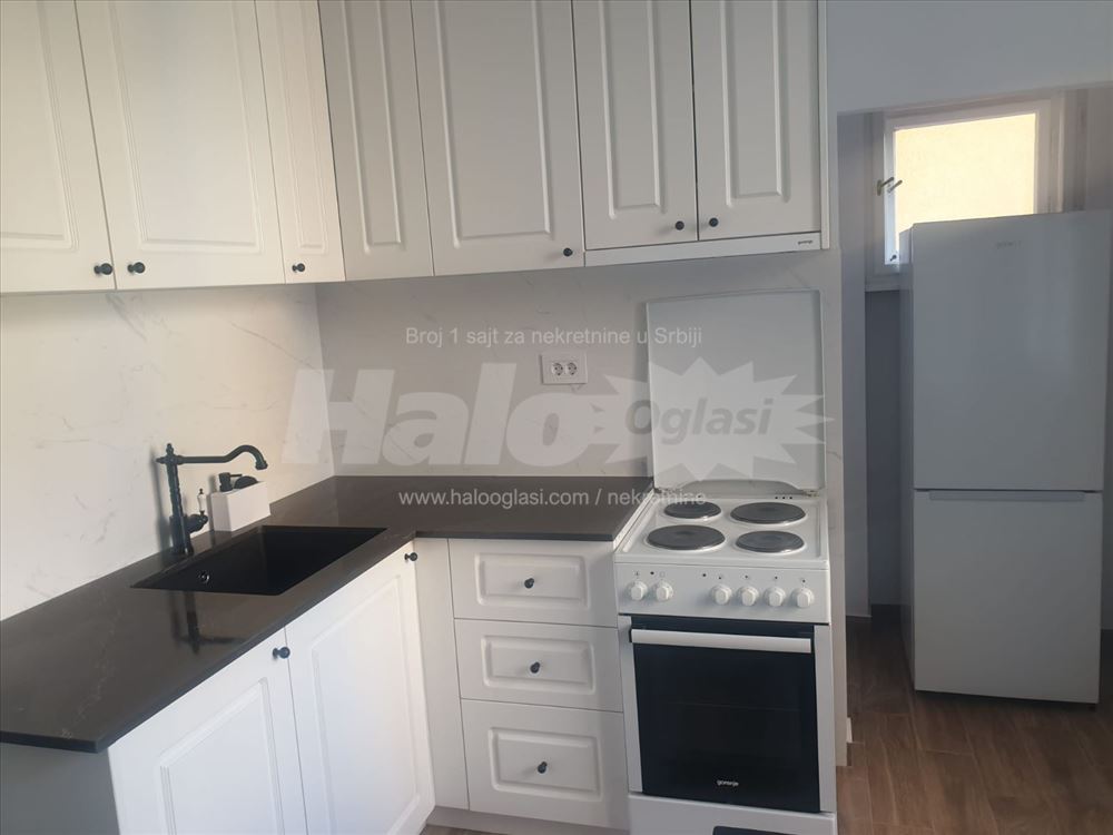 Zemun Centar, 2.5, Lux Renoviran, 72m2 — 9