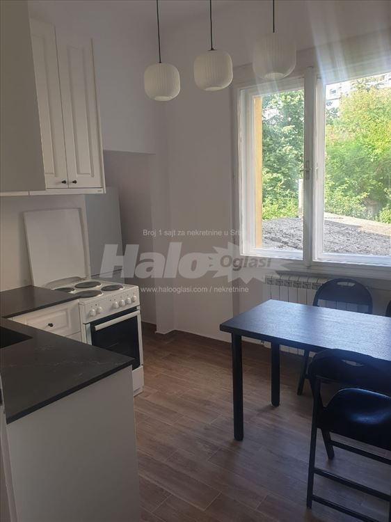 Zemun Centar, 2.5, Lux Renoviran, 72m2 — 10