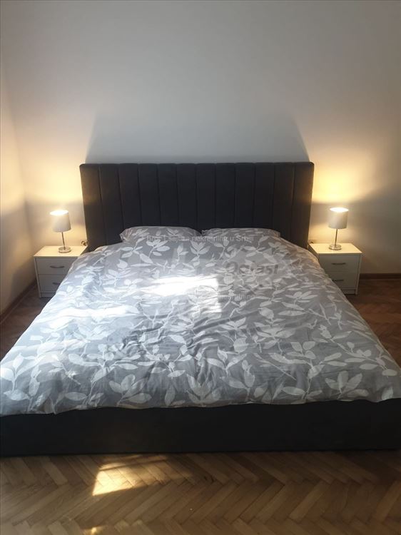 Zemun Centar, 2.5, Lux Renoviran, 72m2 — 12