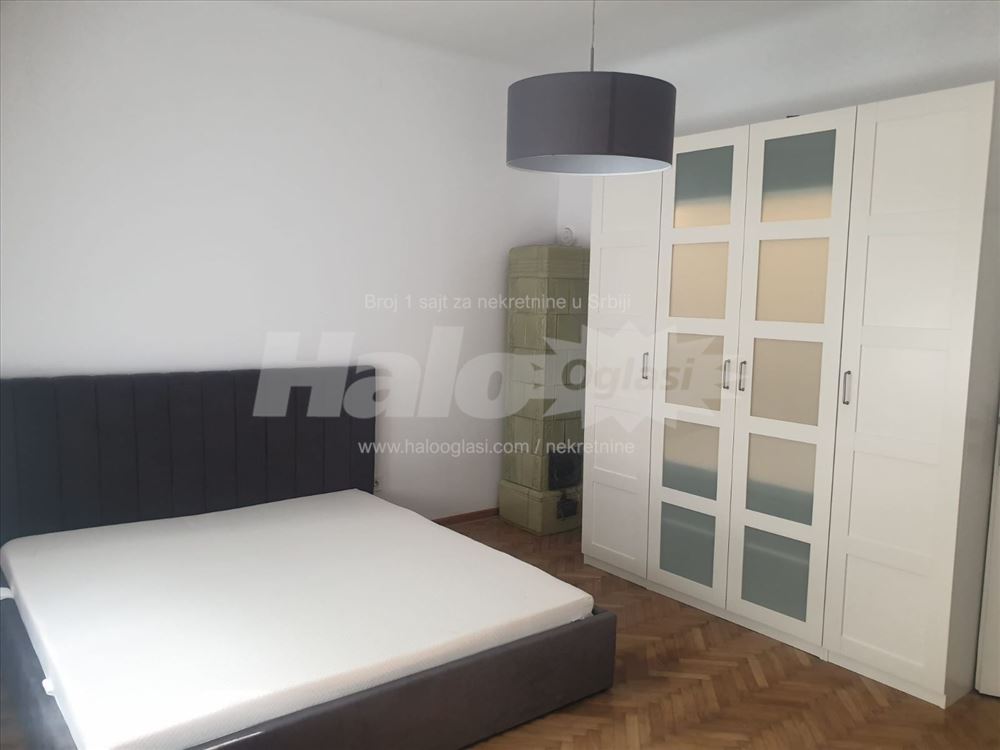 Zemun Centar, 2.5, Lux Renoviran, 72m2 — 14
