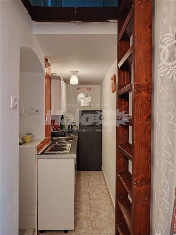 Zemun Centar, Bežanijska,HITNO — 9