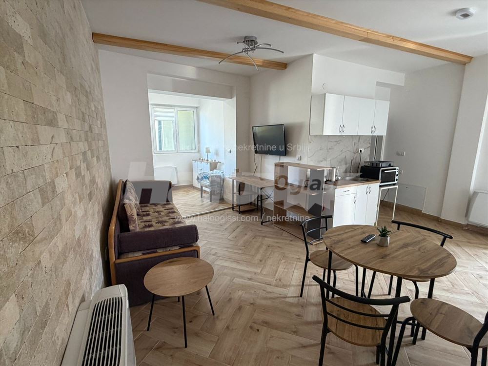 Zemun centar - garsonjera — 10