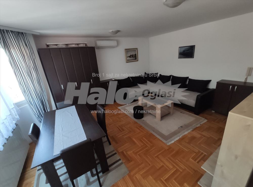 Zemun Centar (Namesten stan) — 4