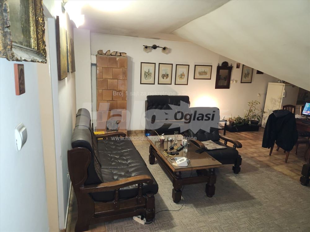 Zemun, Gardoš, Adaptibilan 3.5, Uknjižen — 2