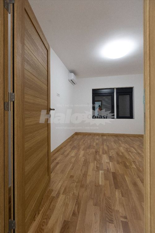 Zemun, Gardoš, Luxuzan, Komforan 3.0, Uknjižen — 4