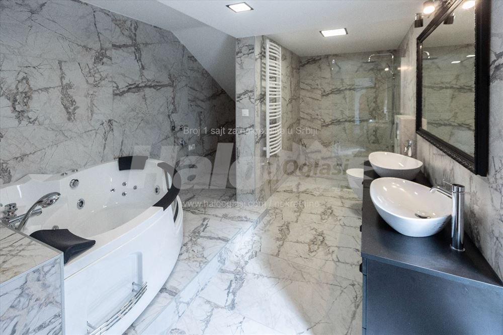 Zemun, Gardoš, Luxuzan, Komforan 3.0, Uknjižen — 8
