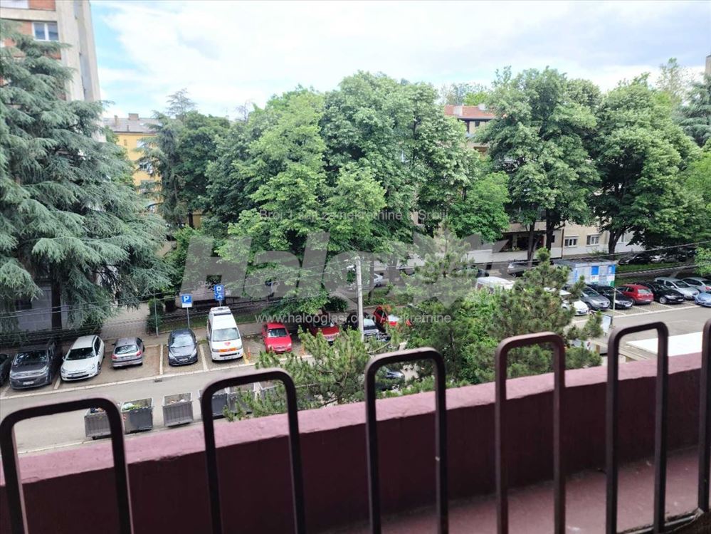 Zemun, Gornji grad, dvosoban stan — 9