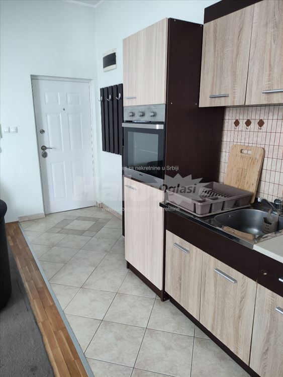 Zemun-Kalvarija, namešten stan 45 m2, izdajem. — 8