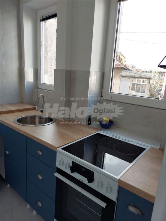Zemun, Karađorđev trg, jednoiposoban stan — 5