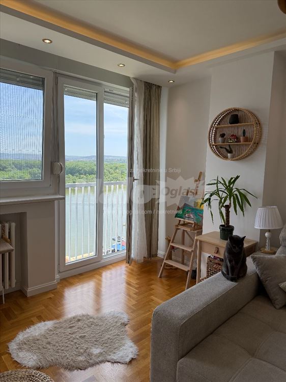Zemun Kej - Pogled na Dunav - LUX — 7