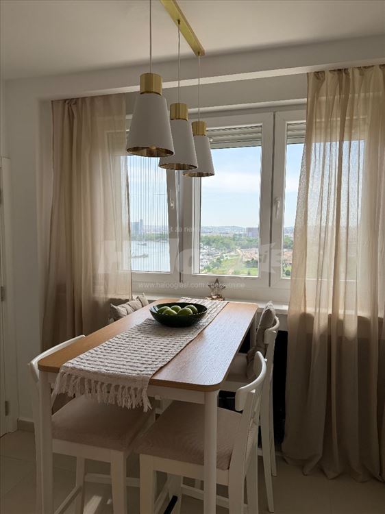 Zemun Kej - Pogled na Dunav - LUX — 15