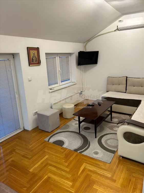Zemun, namesten stan + parking mesto — 12