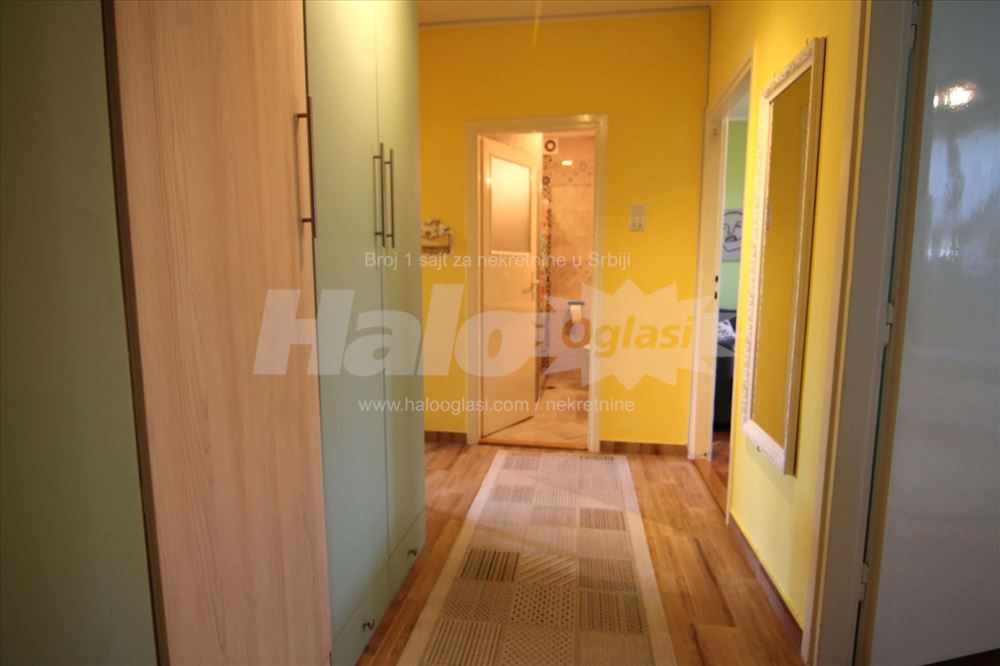 Zemun, Novi Grad, stan 60m2 + terasa + parking — 11
