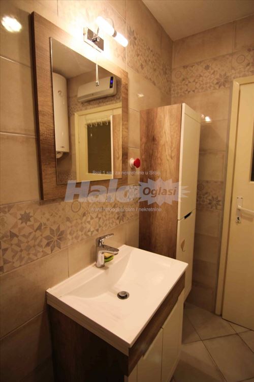 Zemun, Novi Grad, stan 60m2 + terasa + parking — 13