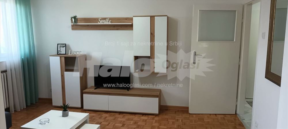 Zemun park, LUX renoviran, namešten, odmah useljiv — 2