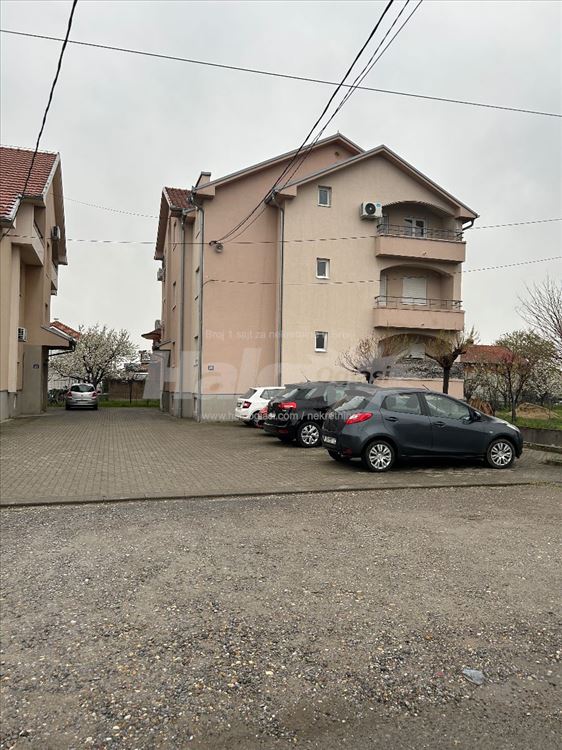 Zemun Polje, dvosoban stan — 15