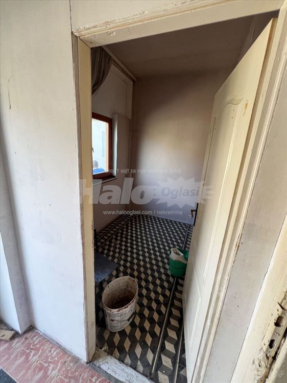 Zemun, Prvomajska, 29 m2 — 2