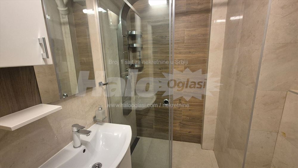 Zemun Vrtlarska 60m2 + garaža — 2