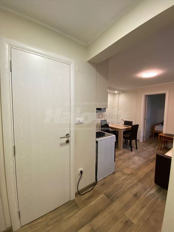 Zemun,Cara Dušana, 30m2,useljiv — 3