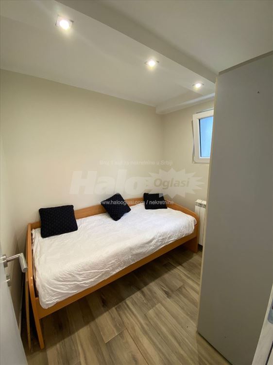 Zemun,Cara Dušana, 30m2,useljiv — 5