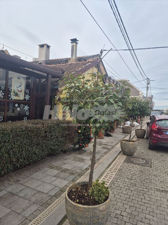 Zemun,Kej Oslobođenja 65,kod restorana Šaran, 23m2 — 2