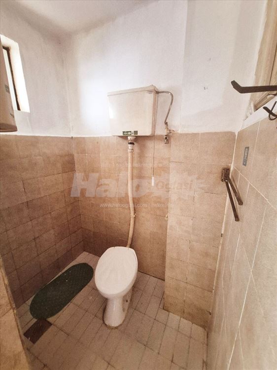 Zemun,Kej Oslobođenja 65,kod restorana Šaran, 23m2 — 6
